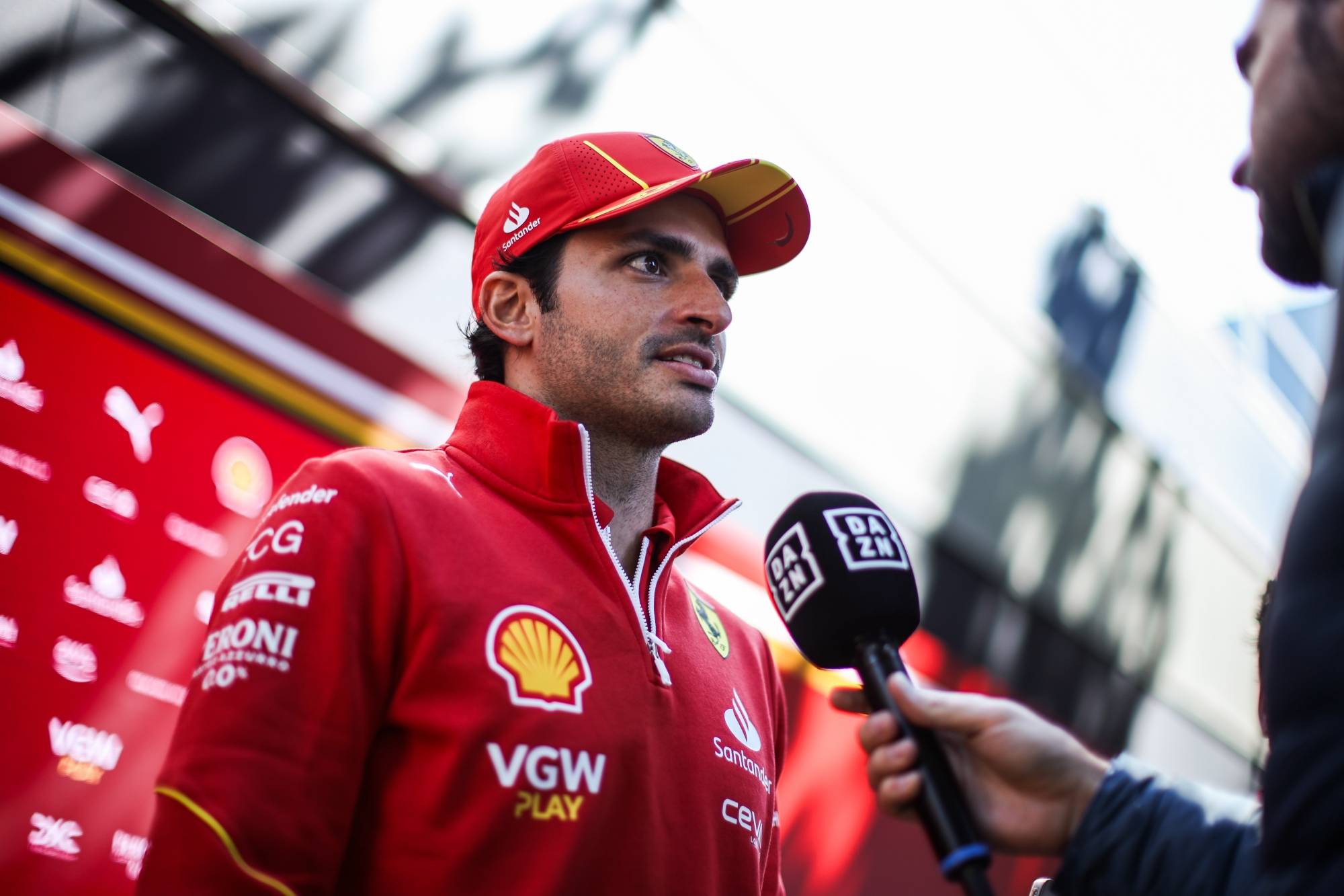 开云体育登录-红牛车队完胜阿斯顿马丁，汉密尔顿刷新纪录